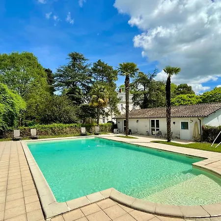 Manoir La Bordeneuve Feriehus *