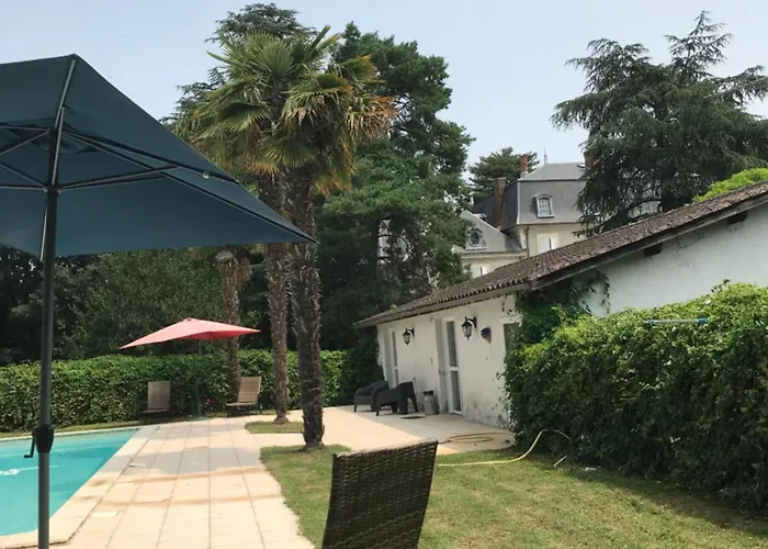 Manoir La Bordeneuve بيت للعطل *